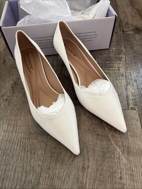 Mucccute Kitten Heels Pumps Pointed Closed Toe Heels